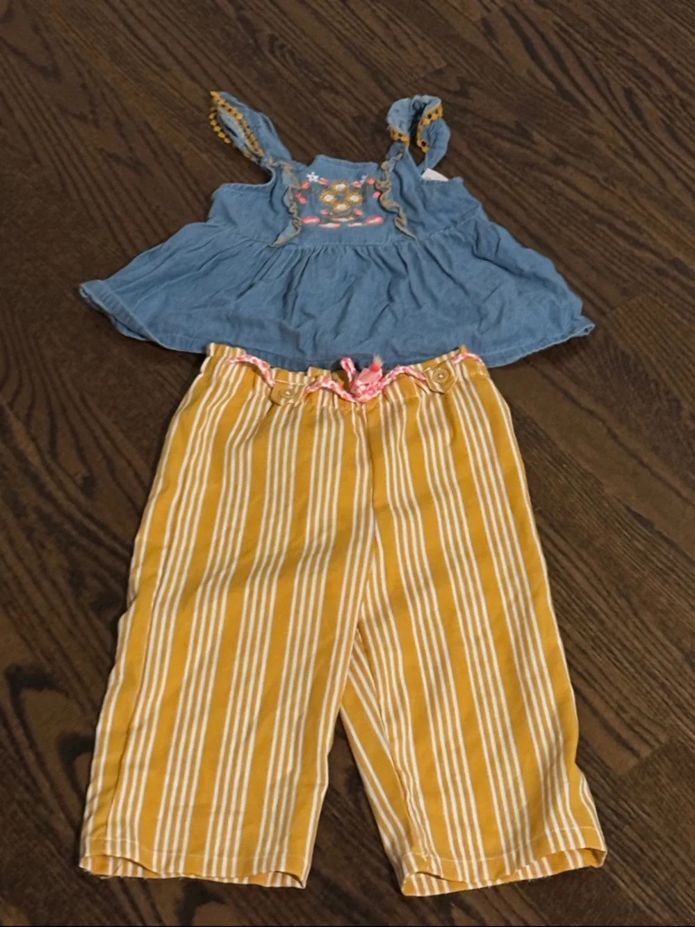 Little lass girls embroidered outfit - worn once - Picture 1 of 7